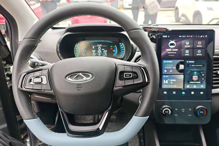 Used Chery Little Ant 2024 Revised Version Youth Edition 251 km True Love Edition 25.05 kWh Center Console