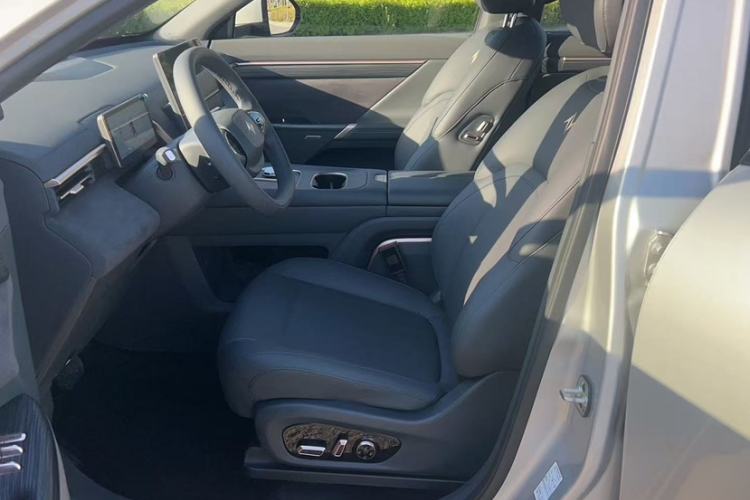 Used Dongfeng eπ eπ008 2024 210Max Range-Extended Version 6 Seats
