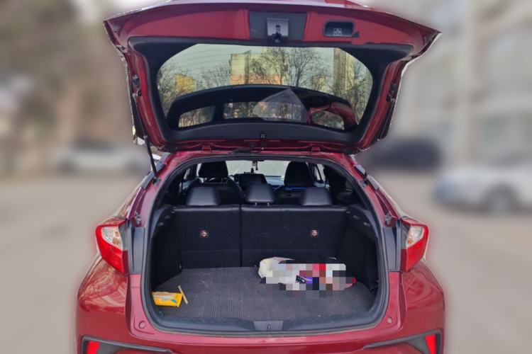 Used Toyota IZOA 2018 2.0L Yichi Version China VI Standard Trunk