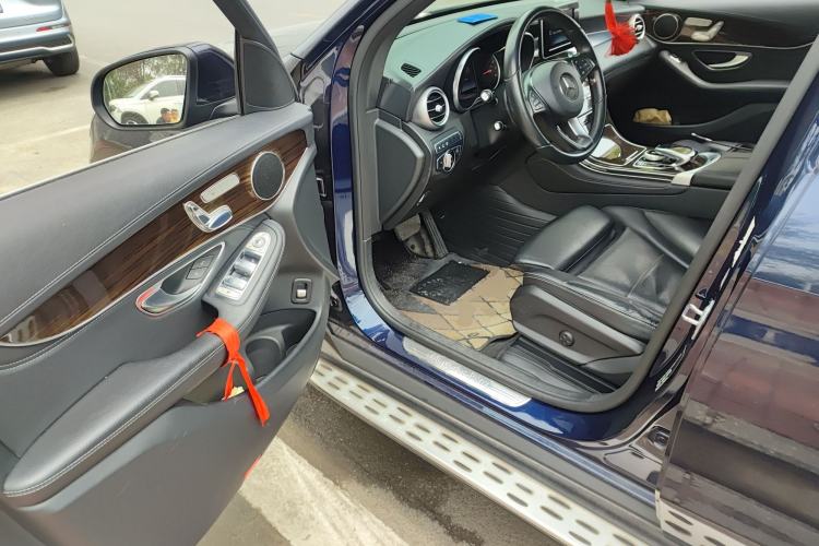 Used Mercedes-Benz GLC 2017 GLC 260 4MATIC Luxury Model