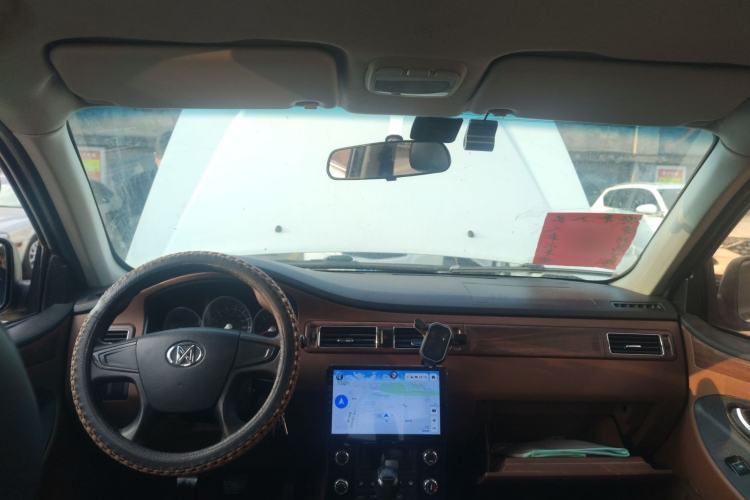 Used JDMC T5 2014 2.4T Two-Wheel-Drive Elite Version with Extended Wheelbase Model 4D25