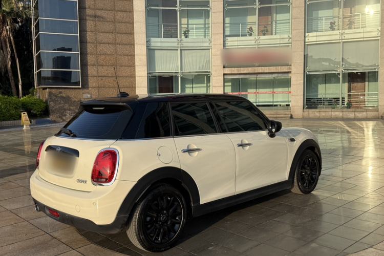 Used MINI 2019 1.5T COOPER Classic Edition Five-Door Version Exterior 3