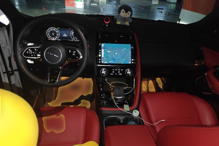 Used Jaguar E-PACE 2024 YAO Black Sport Edition R-DYNAMIC SE BLACK Center Console