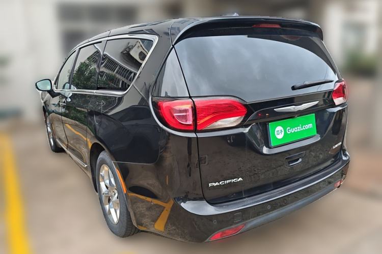 Used Chrysler Grand Voyager 2017 3.6L Premium Edition