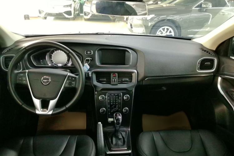 Used Volvo V40 2019 T3 Zhiyi Edition Interior 2