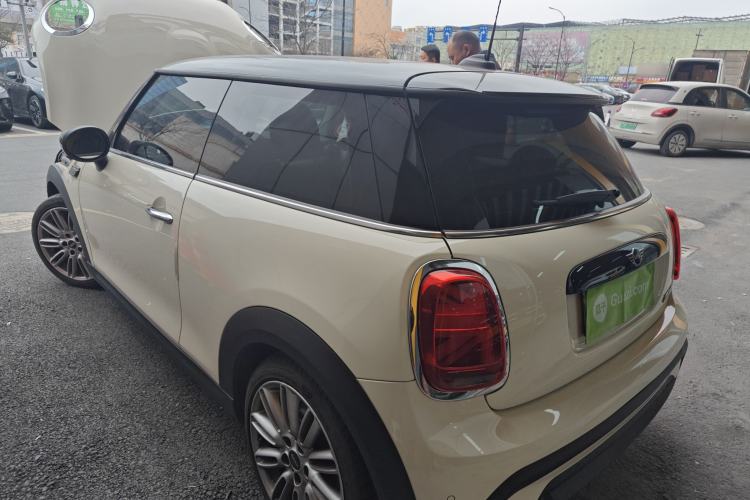 Used MINI MINI 2022 1.5T COOPER Classic Edition