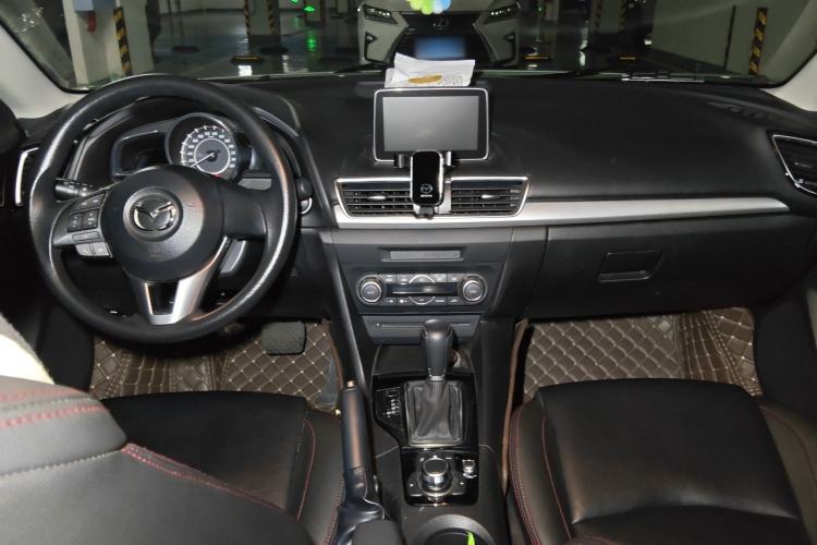 Used Mazda 3 Axela 2016 Sedan 1.5L Automatic Luxury Model
