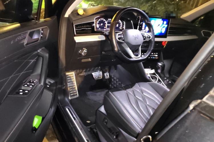 Used Volkswagen Tiguan L 2022 330TSI Automatic Two-Wheel Drive R-Line Enhanced Edition
