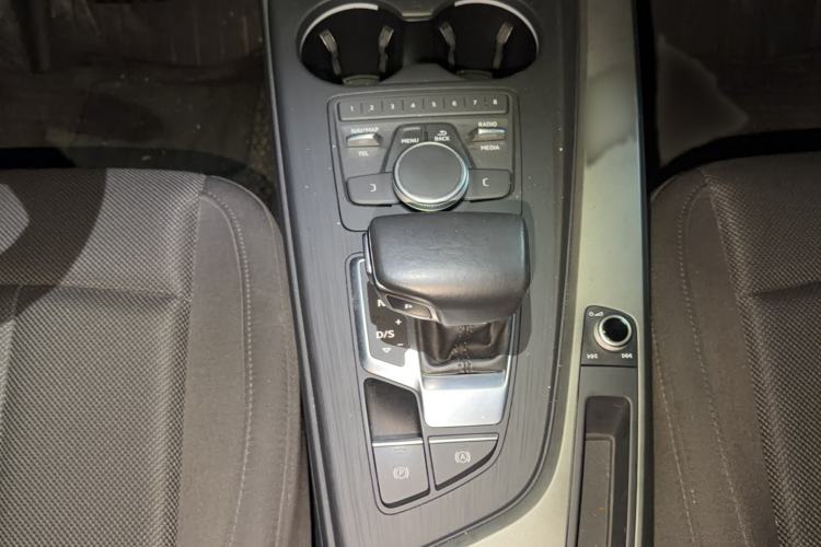 Used Audi A4L 2019 40 TFSI Ambition China VI