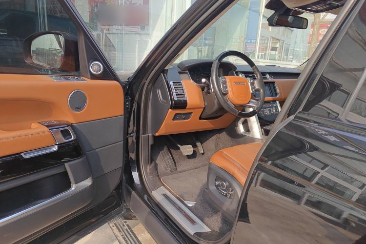 Used Land Rover Range Rover 2015 3.0 TDV6 Vogue SE Extended-Length Model
