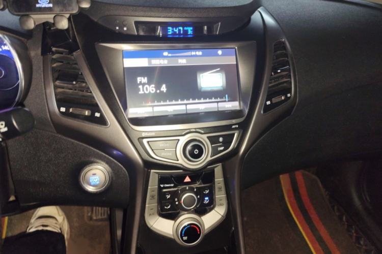 Used Hyundai Elantra (5th Generation / Langdong) 2016 1.6L Manual Luxury Model Audio And AC Panel