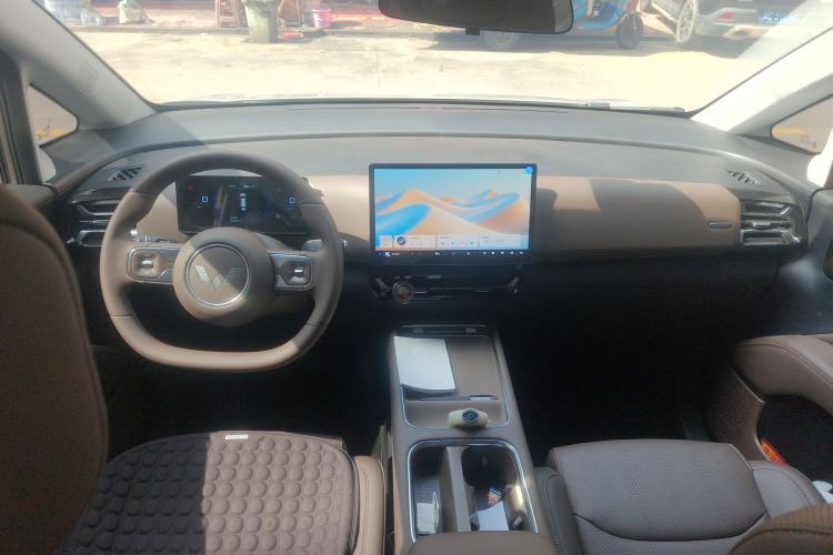 Used Wuling Starlight 730 2025 Model Pure Electric 500km Luxury Edition
