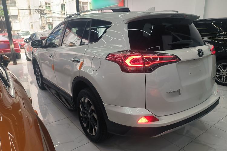 Used Toyota RAV4 2016 2.5L Automatic 4x4 Elite Edition
