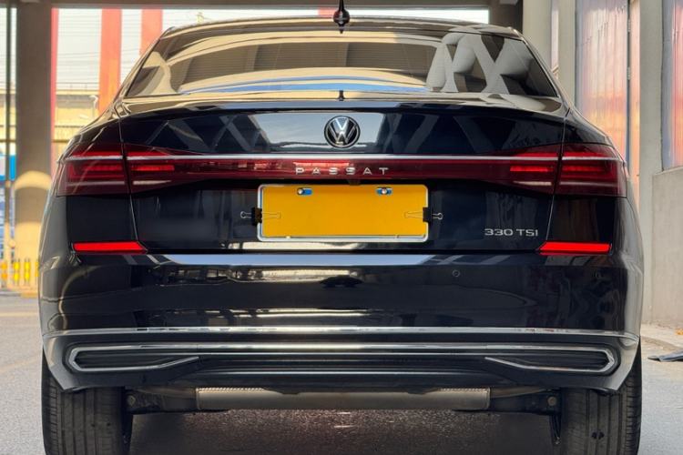 Used Volkswagen Passat 2023 Facelift 330TSI Luxury Edition Exterior 5