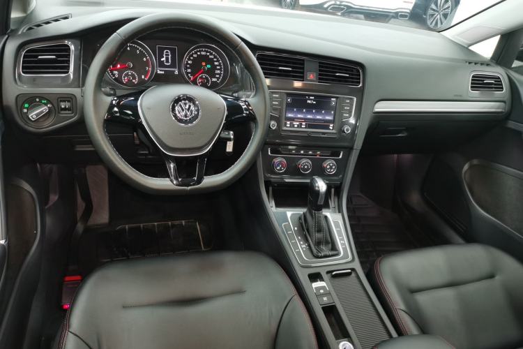 Used Volkswagen Golf 2017 1.6L Automatic Comfort Million-Vehicle Anniversary Edition