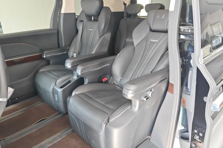 Used Hongqi HQ9 2023 2.0T Smart Connect Flagship Edition Interior 4