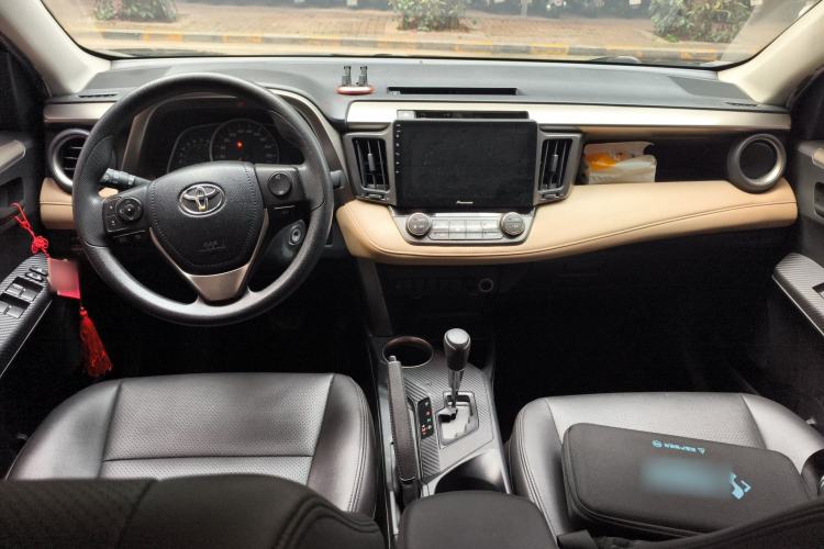 Used Toyota RAV4 2015 2.0L CVT Two-Wheel Drive Fashion Edition