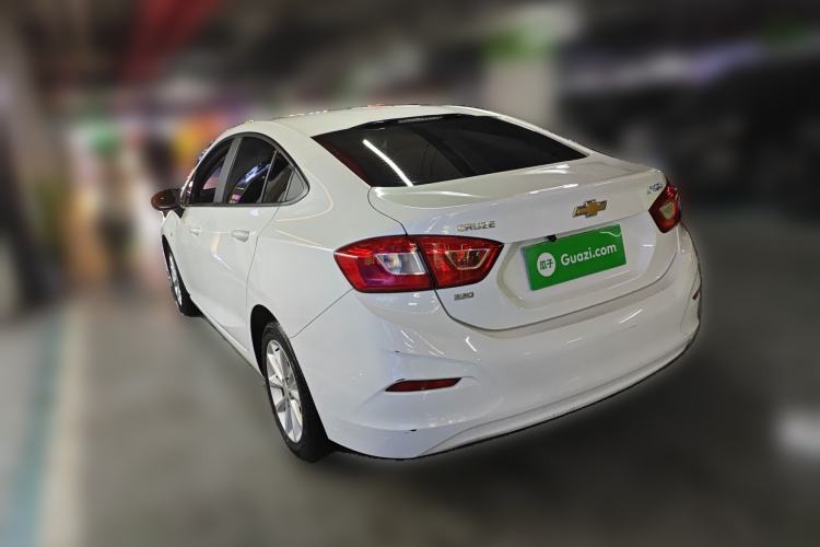 Used Chevrolet Cruze 2018 Hatchback 320 Automatic Pioneer Sunroof Edition
