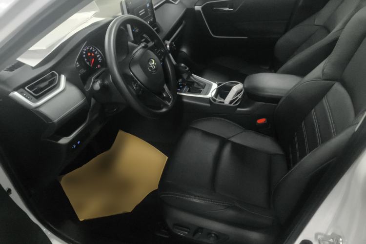 Used Toyota Wildlander 2020 2.0L CVT Two-Wheel Drive Luxury Edition Left Front Seat