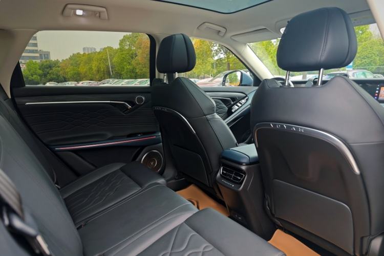 Used VOYAH FREE 2021 Four-Wheel Drive Standard Range-Extended Exclusive Luxury Package
