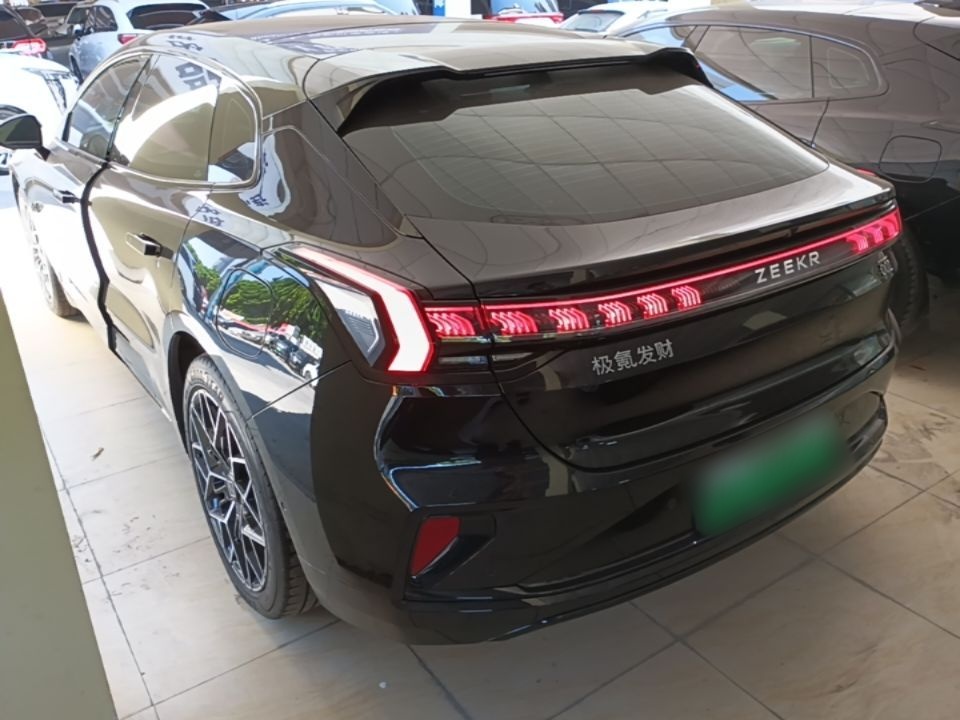 Zeekr 001 2025 WE Edition 100 kWh Rear-Wheel Drive — снимка 4