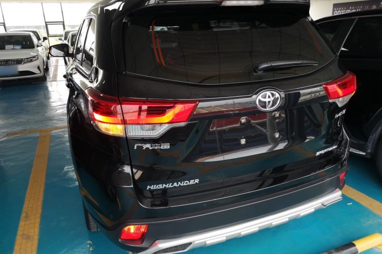 Used Toyota Highlander 2018 2.0T Four-Wheel Drive Luxury Version 7 Seats China VI Standard Rear