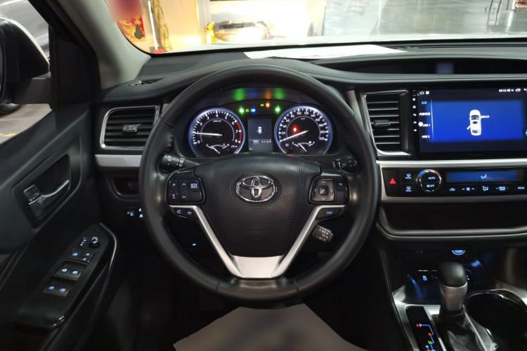 Used Toyota Highlander 2017 2.0T Four-Wheel Drive Luxury Edition 7 Seats Steering Wheel