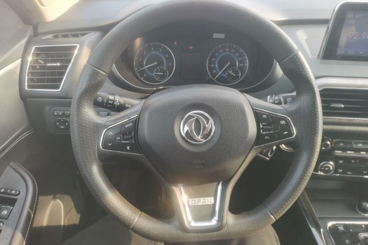 Used Dongfeng Fengon S560 2018 1.8L CVT Elite Model 7 Seats Steering Wheel