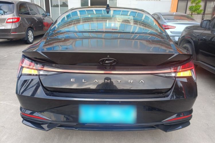 Used Hyundai Elantra 2021 1.5L CVT LUX Prestige Edition

