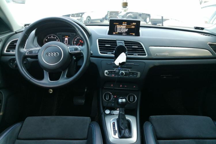 Used Audi Q3 2016 40 TFSI quattro all-wheel drive style model