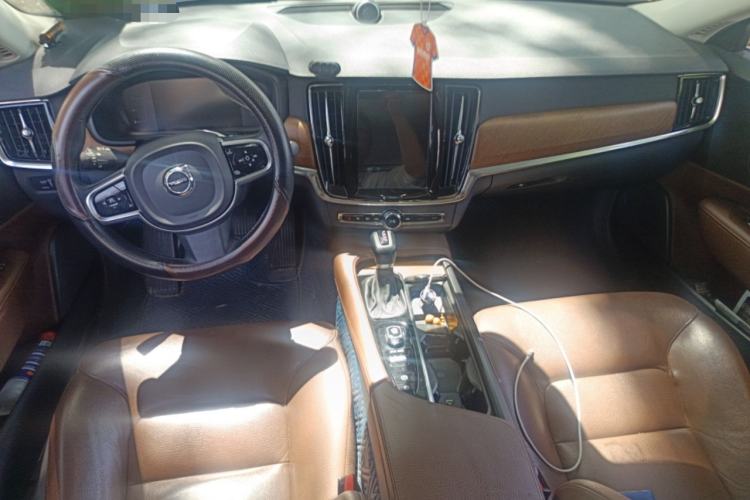 Used Volvo S90 2020 T5 Zhiyi Luxury Edition Center Console