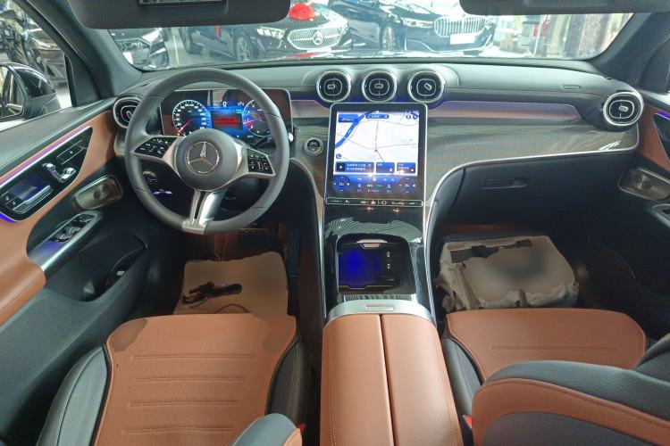 Used Mercedes-Benz GLC 2023 GLC 260 L 4MATIC Dynamic Edition 5-seater
