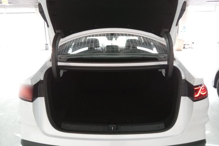 Used BYD Qin L 2025 DM-i Smart Drive 120KM Superior Model
