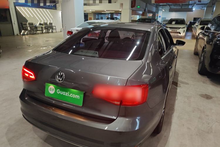 Used Volkswagen Sagitar 2015 230TSI Automatic Luxury Model
