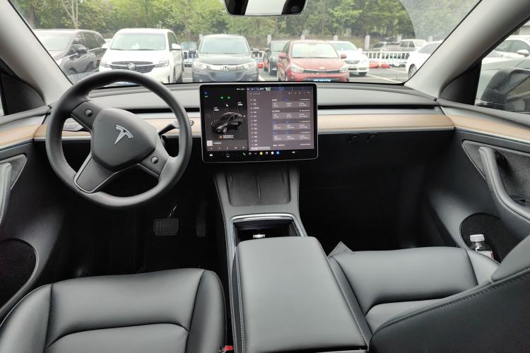 Used Tesla Model Y 2022 Rear-Wheel-Drive Version Center Console