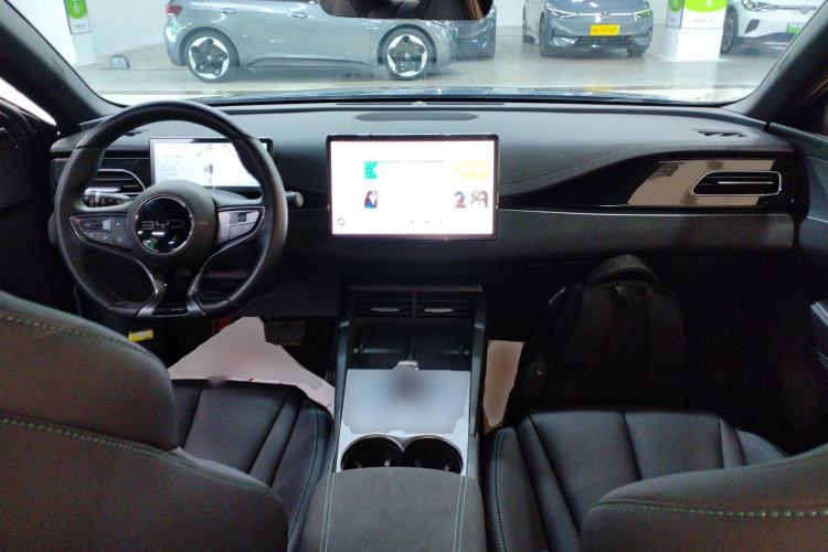 Used BYD Seal 06 New Energy 2025 DM-i Smart Drive 80KM Luxury Model Center Console