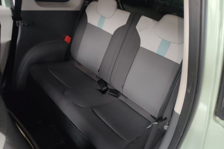 Used CHANGAN NEVO Lumin 2022 155 km – Refreshingly Sweet Edition Left Rear Seat