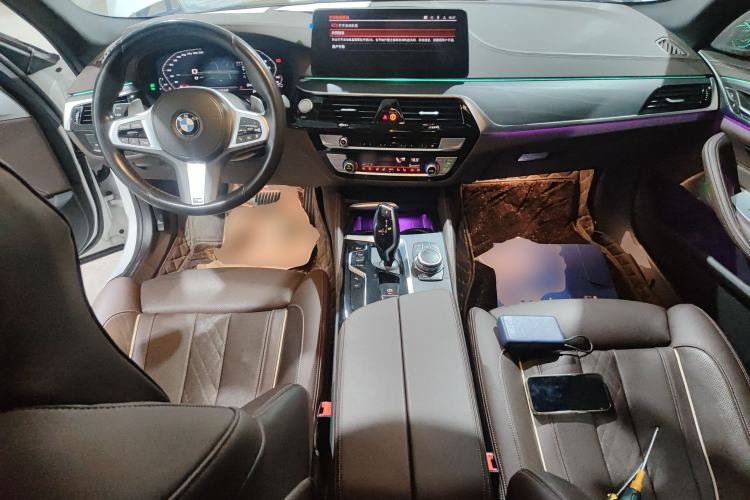 Used BMW 5 Series 2022 Second Facelift 530Li Luxury Version M Sport Package Center Console