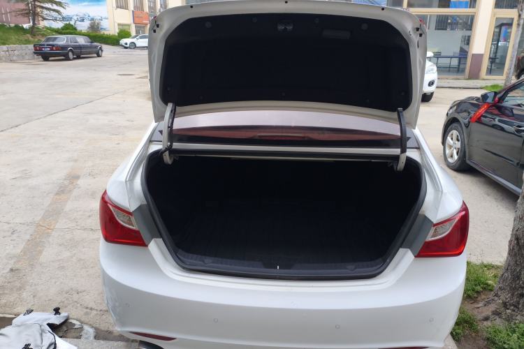 Used Hyundai Sonata 2014 2.4L Automatic Leading Edition China V Standard Trunk