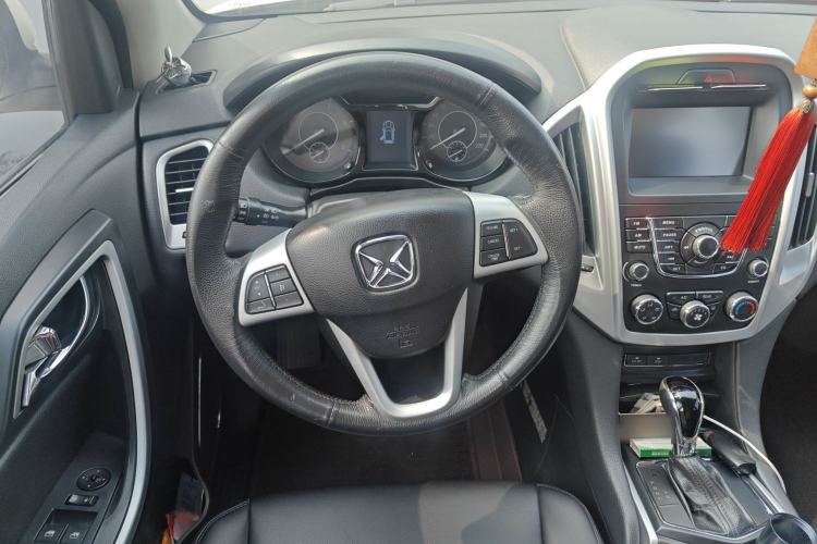 Used JMC Yusheng S350 2013 2.4T Automatic 2WD Diesel Luxury 7-Seater Steering Wheel