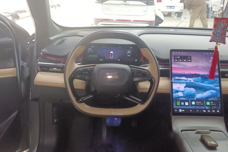 Used Geely Galaxy L6 2023 125km Starship
