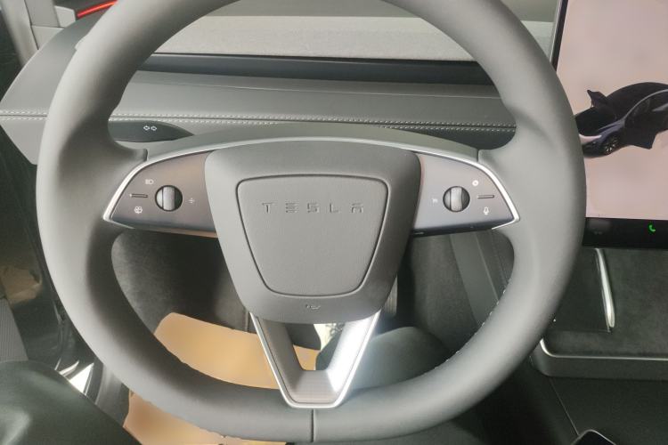 Used Tesla Model Y L 2025 Model Long-Range All-Wheel-Drive Version