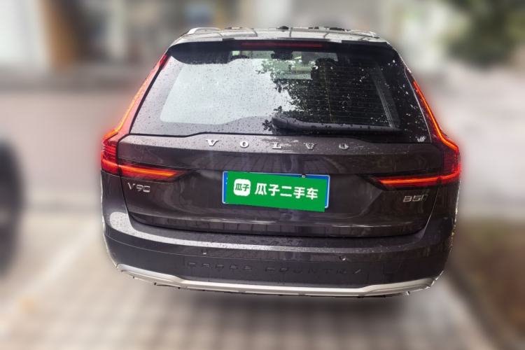 Used Volvo V90 2024 Cross Country B5 AWD Prestige Edition