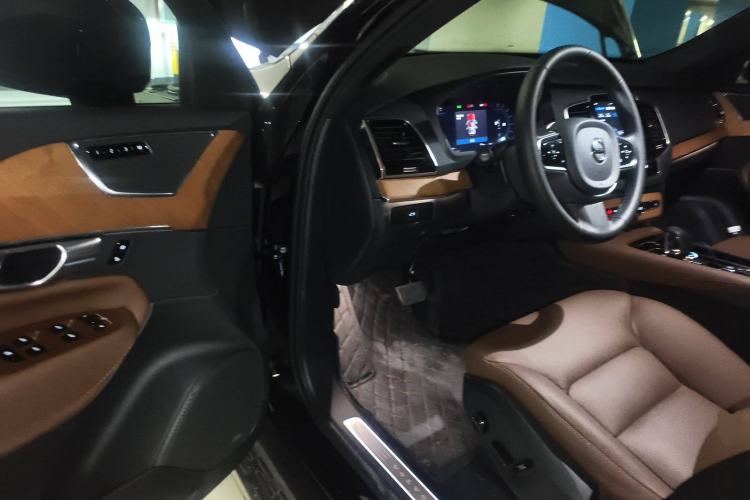 Used Volvo XC90 2023 B6 Zhiyi Luxury Edition 7-Seater
