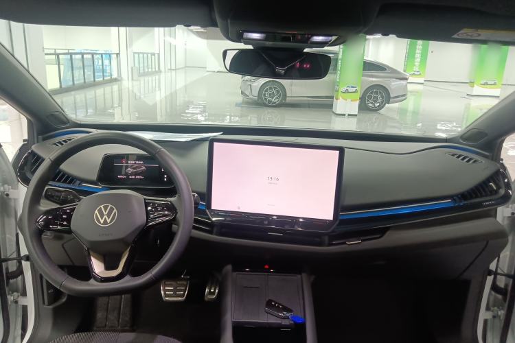 Used Volkswagen ID.UNYX 2024 Pro Long-Range Version Center Console