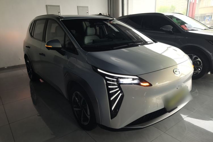 Used AION Y 2023 Younger Star Edition Front Right 45 Deg