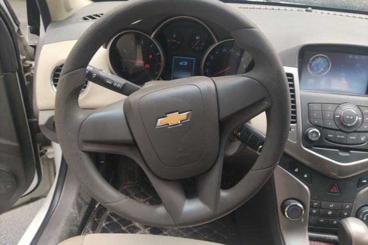 Used Chevrolet Cruze 2015 1.5L Classic SE AT Steering Wheel