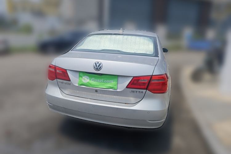 Used Volkswagen Jetta 2015 1.6L Manual Comfort Model
