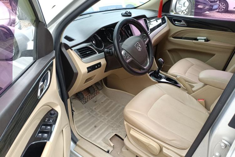 Used Baojun 730 2016 1.5T Manual Luxury Edition 7 Seats
