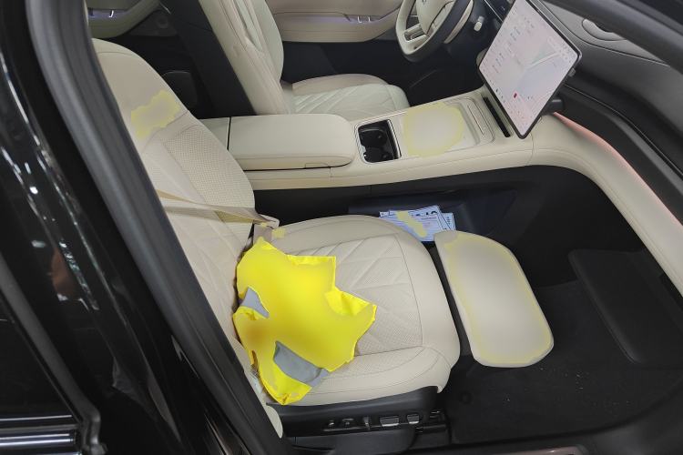 Used Nio ES6 2025 75 kWh Right Front Seat